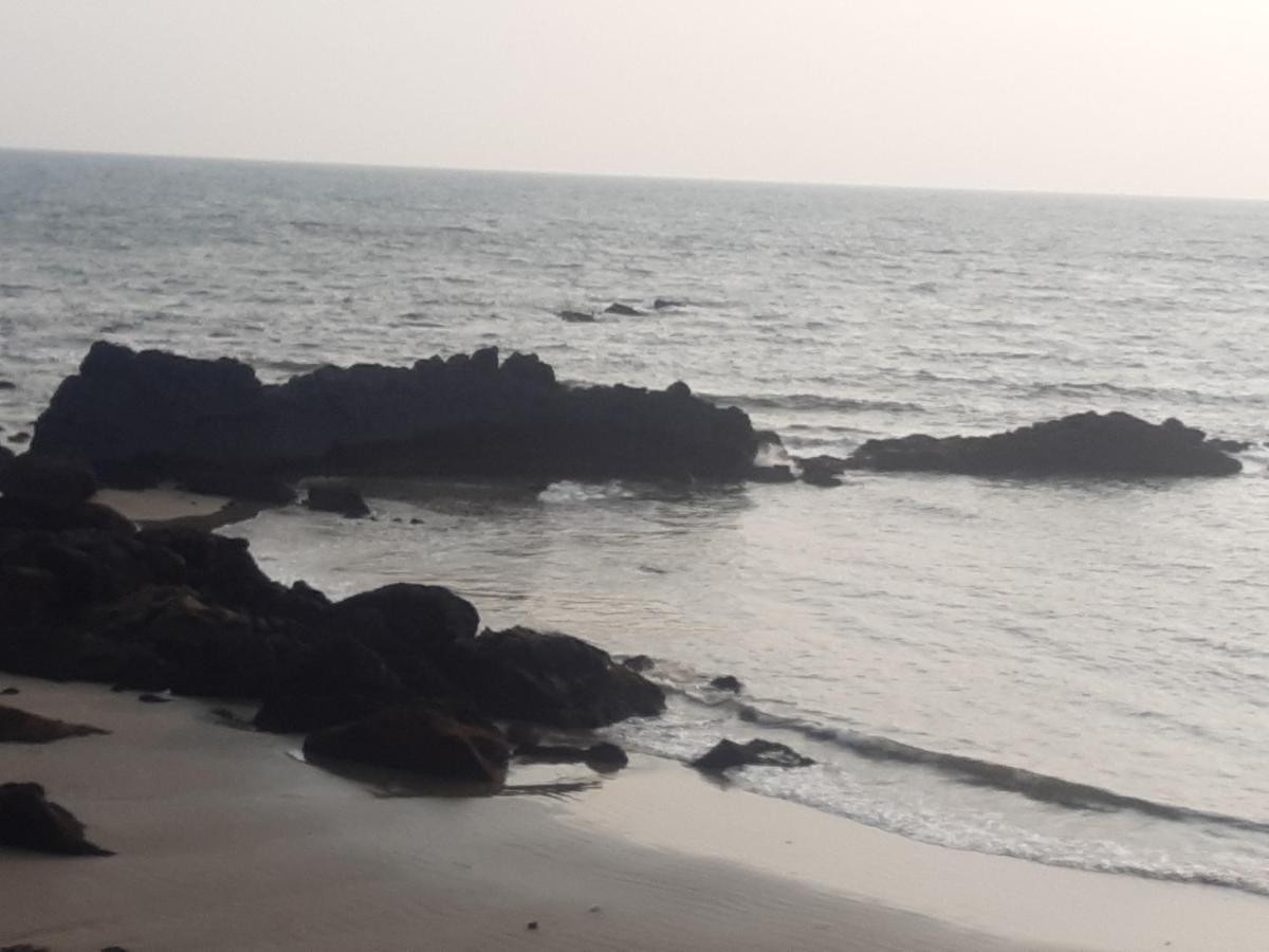 Om Ganesh Cliffside * Arambol