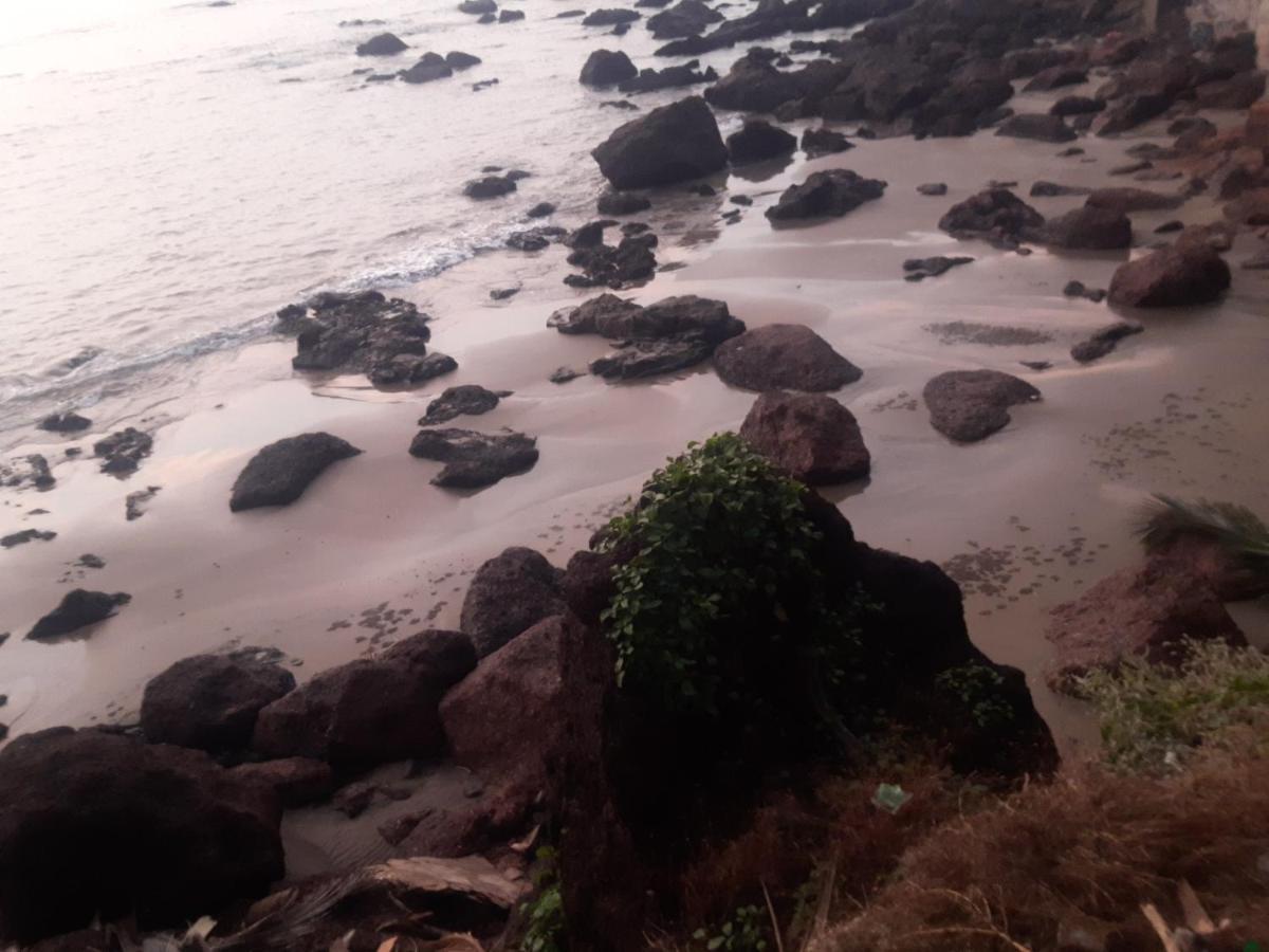 Om Ganesh Cliffside * Arambol