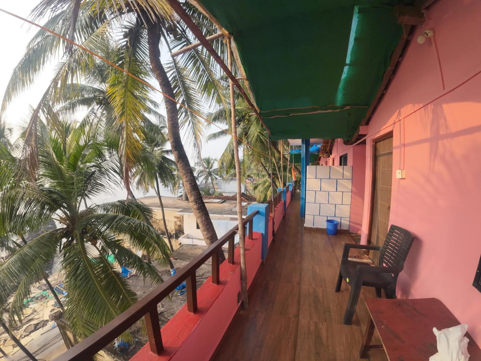 Om Ganesh Cliffside Guest house *