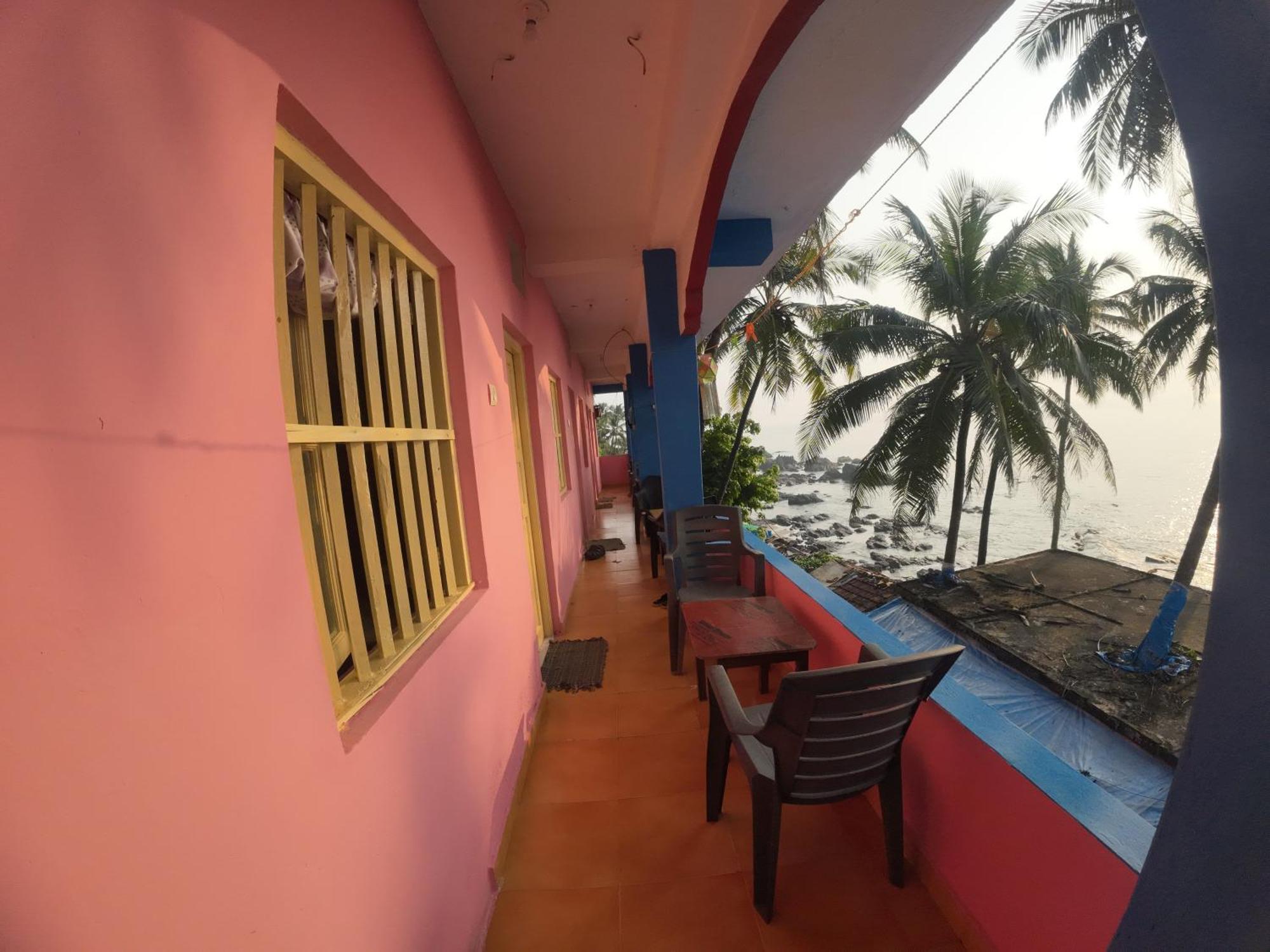 Om Ganesh Cliffside Guest house *